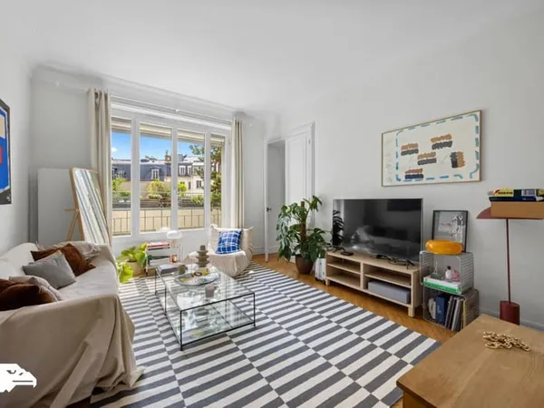 Location Appartement - 2 pièces - 50 m² - Paris - (75)