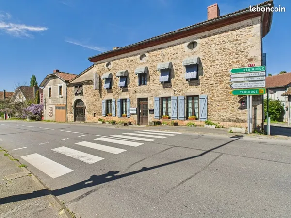 Maison 11 pièces 311 m²
