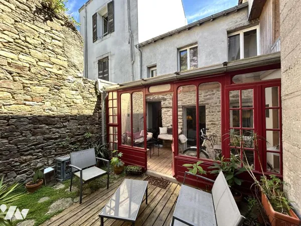 Maison 6 pièces 240 m²