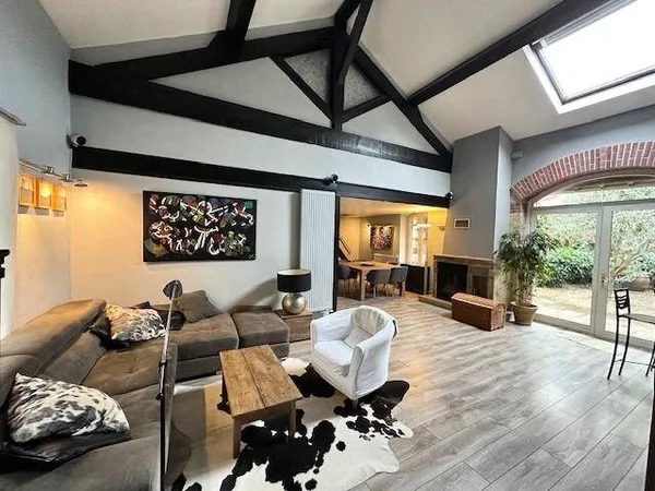 Maison 7 pièces 210 m²