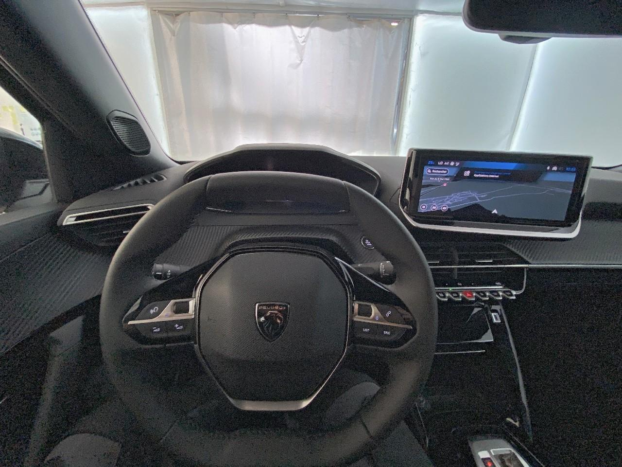 Peugeot 2008 hybrid 145 ch e-dcs6 allure — photo 12