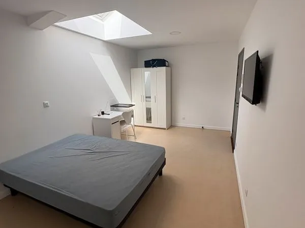 Chambre meublée