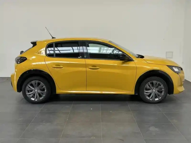 Peugeot 208 e- 136ch active — photo 4
