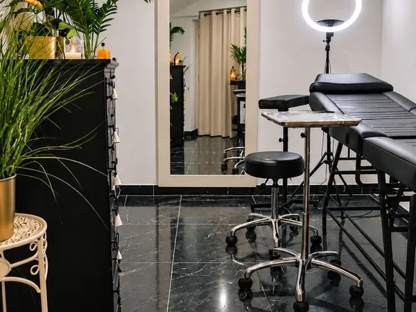Location d'un espace dans un Salon de Tatouage Piercing