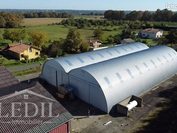 Local commercial 1 750 m²