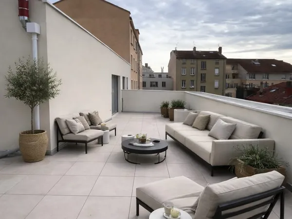 Terrasse de 90 m² pour ce Superbe T5 de 107 m²  Villeurbanne
