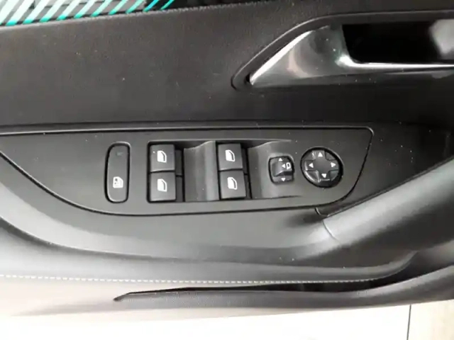 Peugeot 2008 bluehdi 110 s&amp;s bvm6 — photo 20