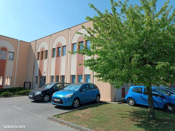 Bureau 69 m² rénové Climatisé - Dijon Parc Mirande - 2 parkings
