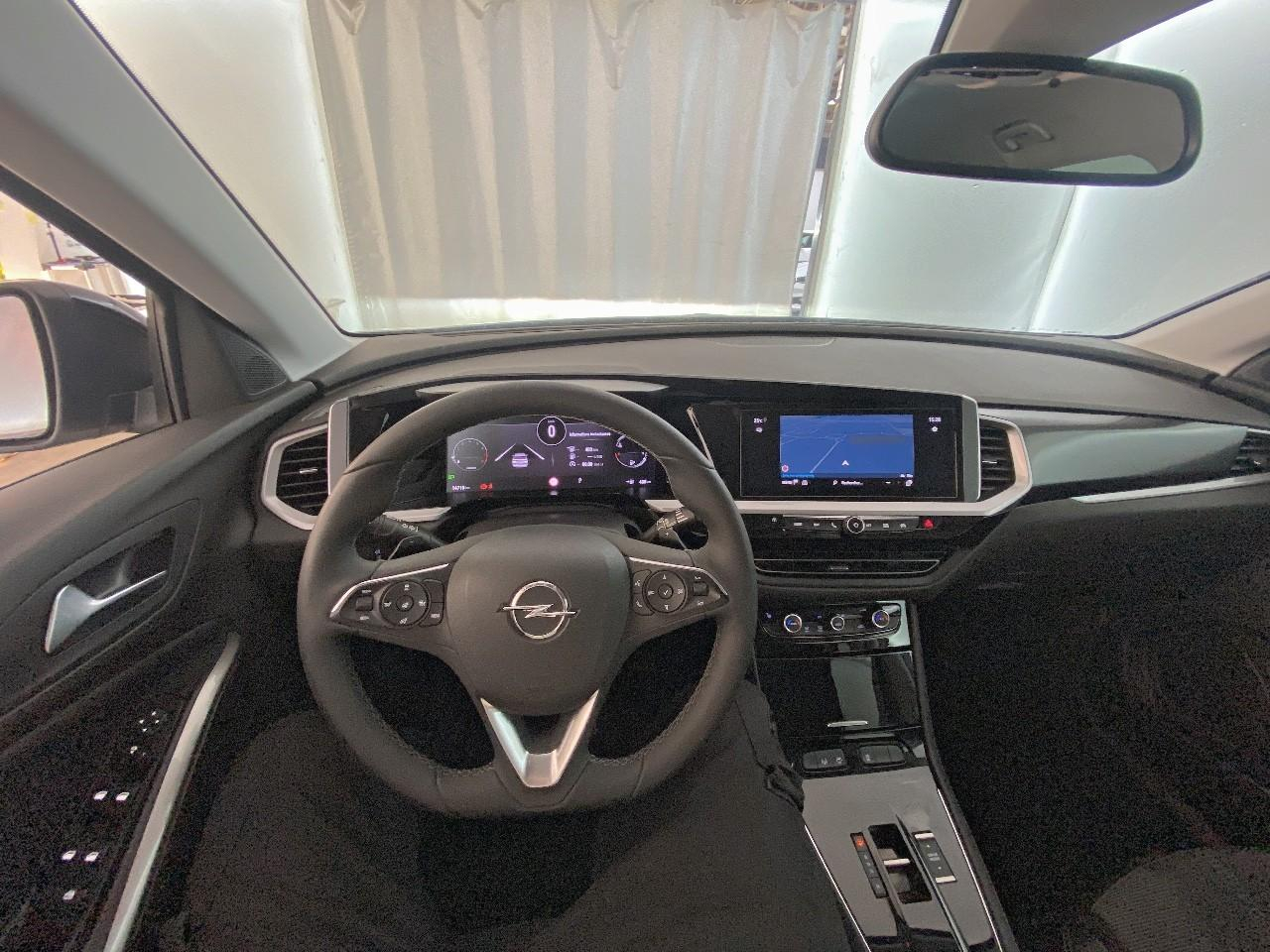 Opel Grandland 1.2 turbo 130 ch bva8 gs light — photo 12