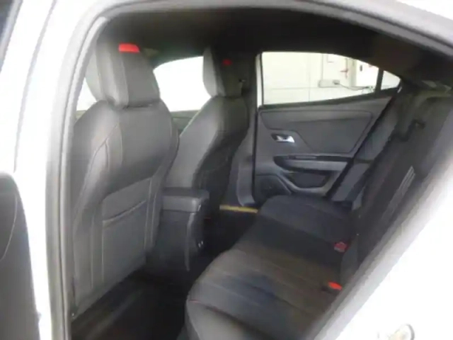 Opel Mokka -e 136ch elegance business — photo 15