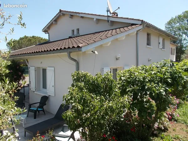 Corps de ferme restauré 5 pièces avec jardin et garage
