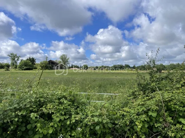 Terrain 764 m²
