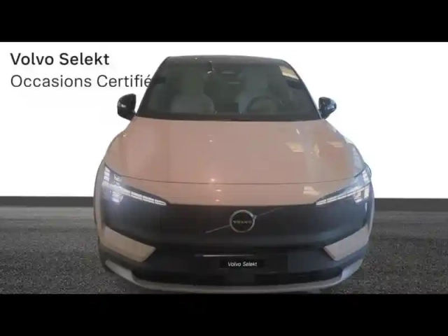 Volvo Ex30 cross country p5 long range 272ch 69kwh ultra — photo 9