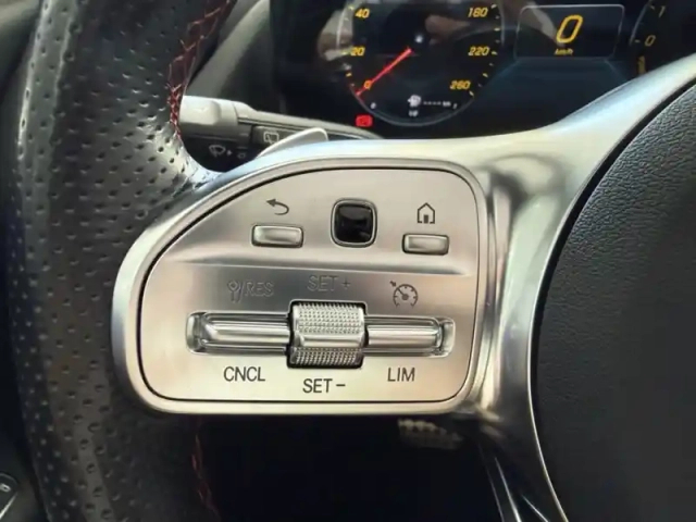 Mercedes Gla 250 e amg line — photo 16