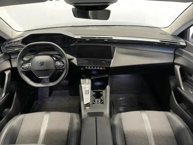 Peugeot 308 phev 180ch allure e-eat8 — photo 13