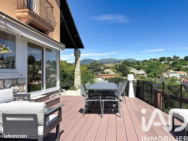 Propriété 5 pièces 153 m²