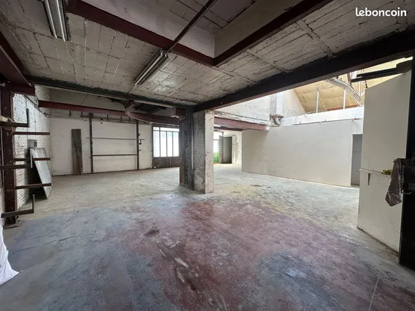 Entrepôt/stockage/bureaux/atelier