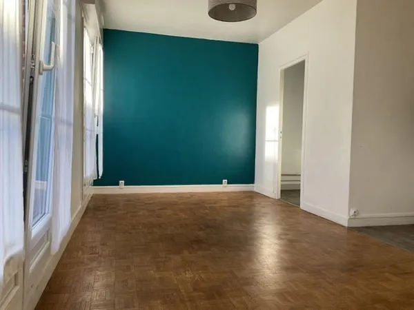 Beau studio Gambetta Paris 20è
