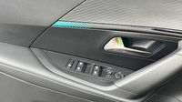 Peugeot 2008 1.2 PureTech 100ch S&S Allure — photo 16