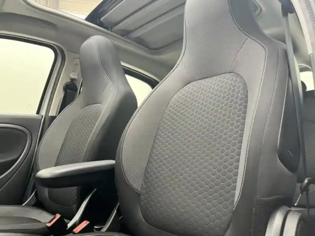 Smart Forfour electric drive / eq passion 82 ch — photo 15