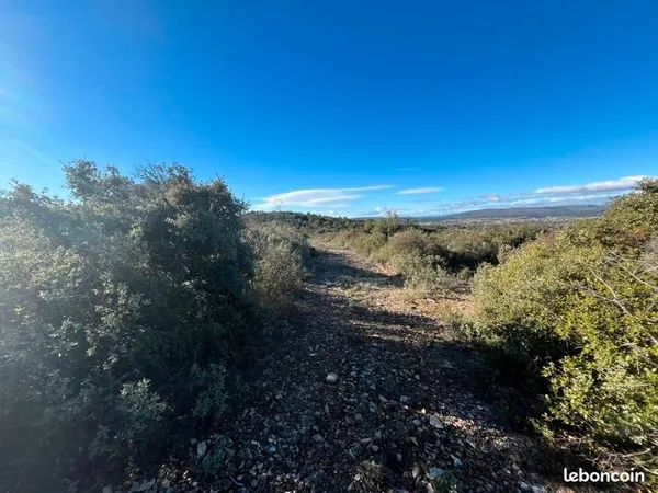 Terrain 6 560 m² Gigean