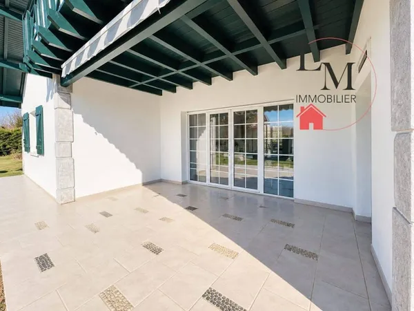 Villa 5 pièces 180 m²