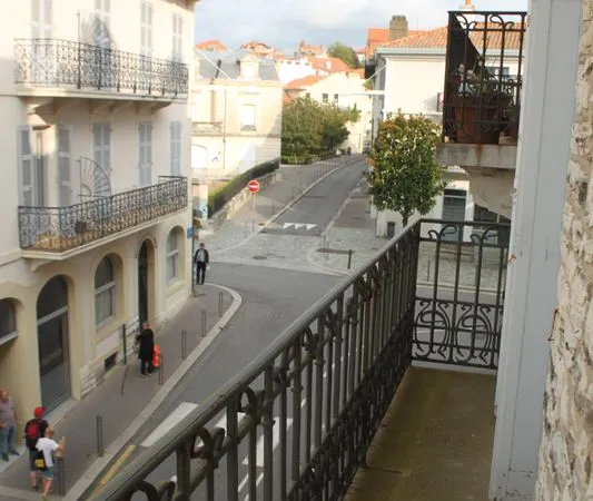 A l'année T4 meublé hyper centre de Biarritz