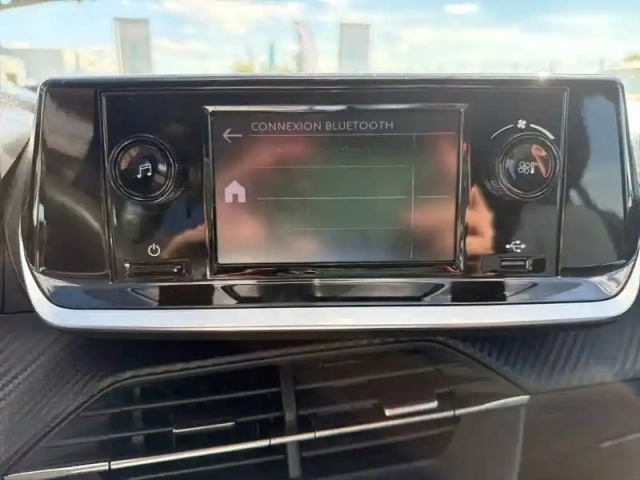 Peugeot 208 puretech 75 s&amp;s bvm5 — photo 18