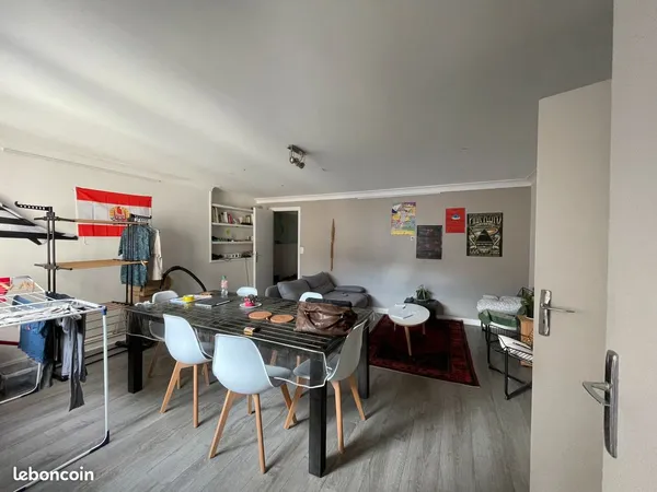 Chambre à louer dans une colocation