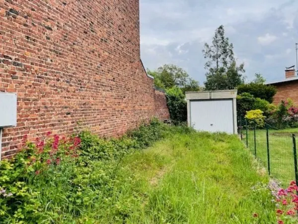 Terrain 100 m²