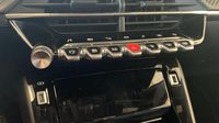 Peugeot 2008 1.2 PureTech 130ch S&S Allure Pack EAT8 — photo 26