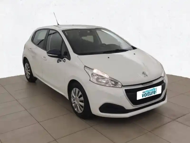 Peugeot 208 puretech 68ch bvm5 — photo 3