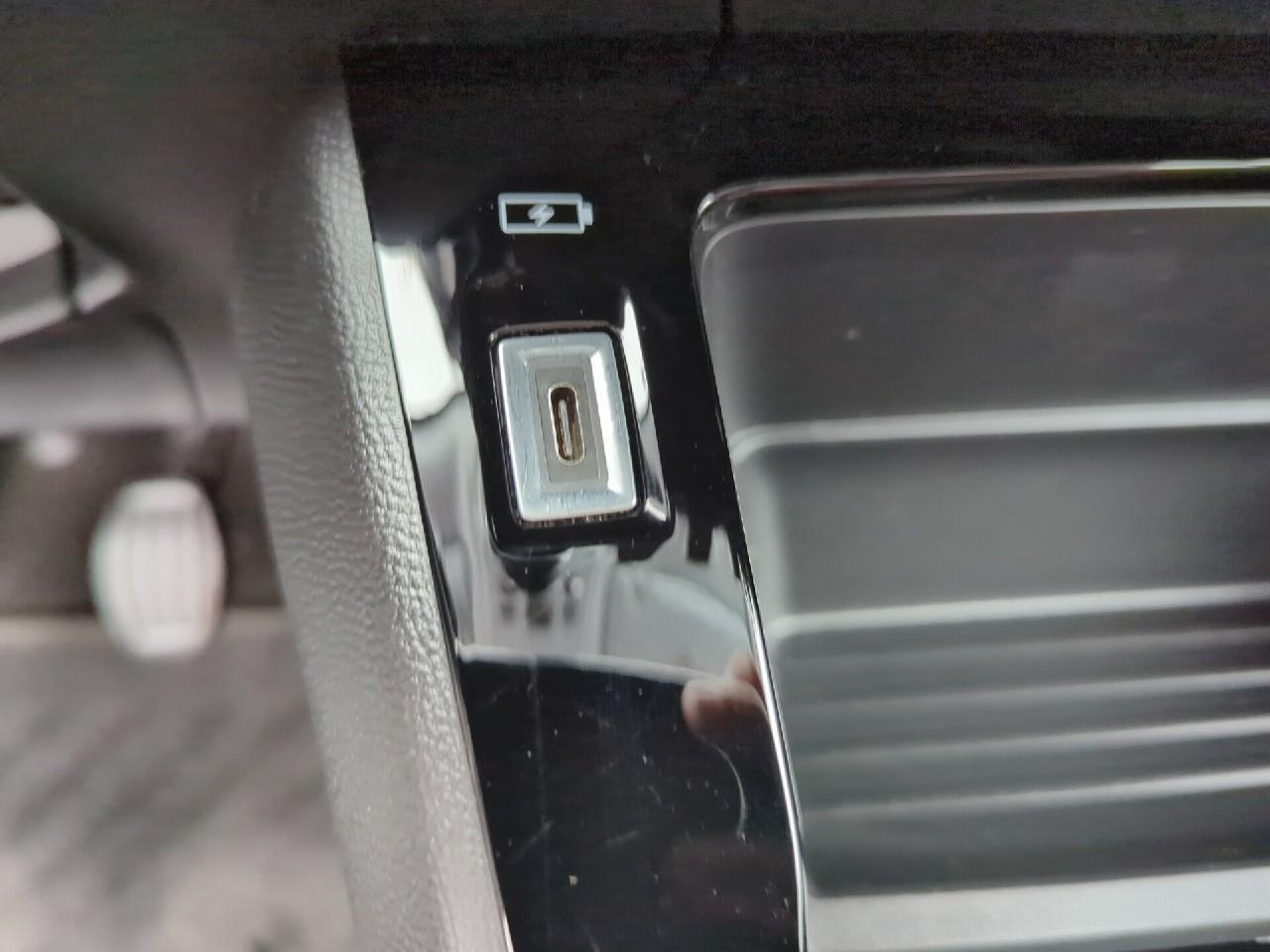 Peugeot 2008 bluehdi 110 s&s bvm6 active pack — photo 30