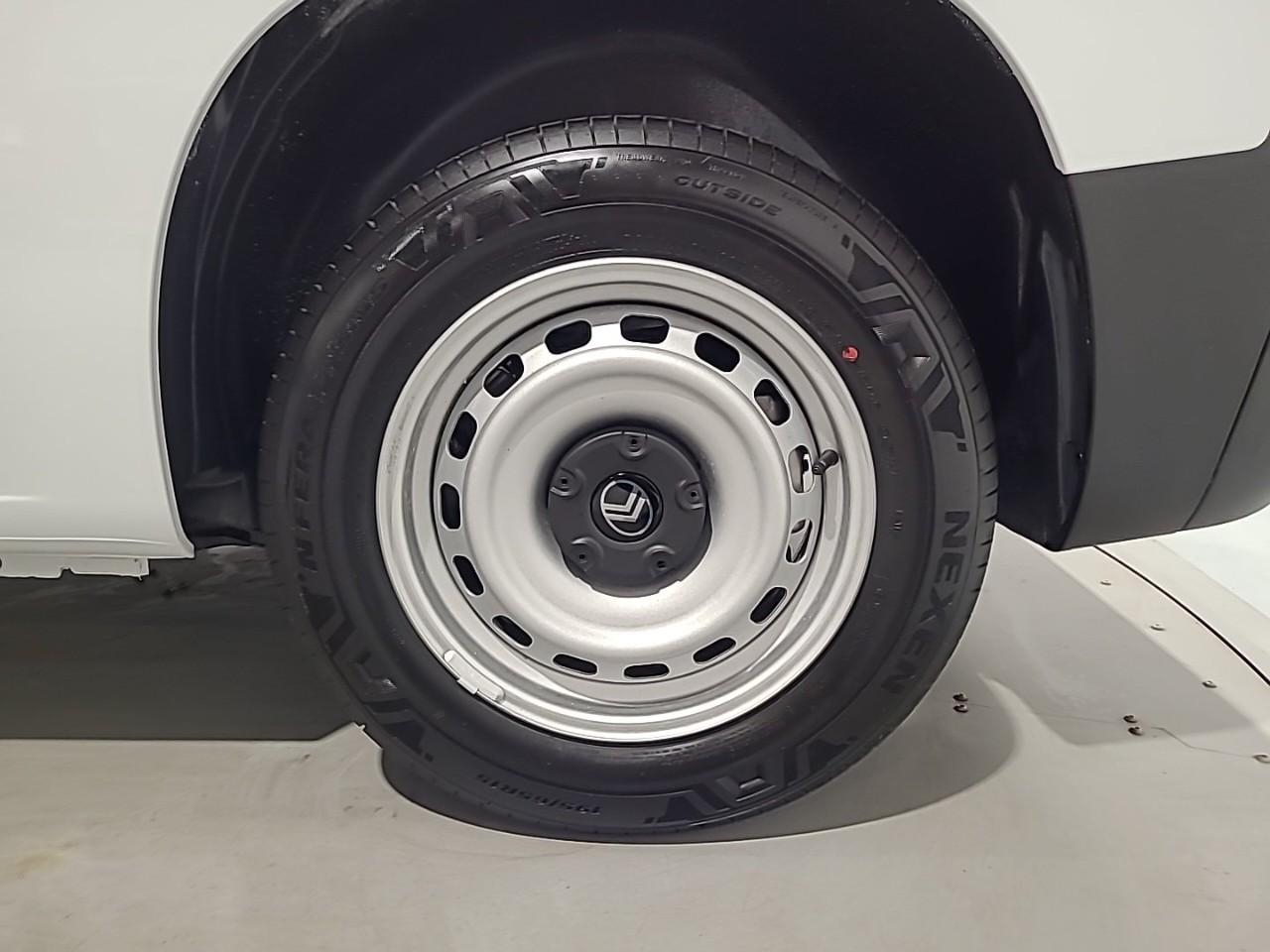 Citroën Berlingo van m diesel 100 ch manuelle — photo 16