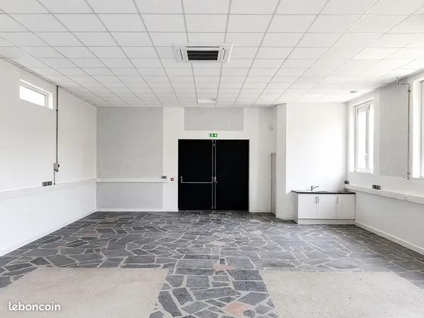 Local 174 m² SAVIGNY SUR ORGE
