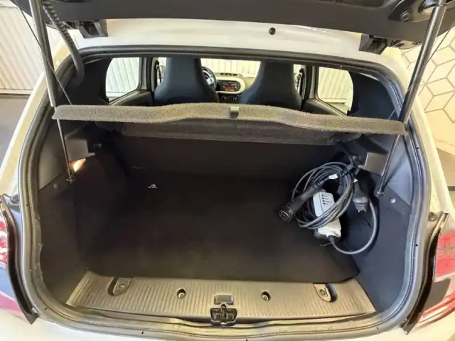 Renault Twingo iii e-tech — photo 19