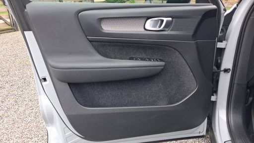 Volvo XC40 1.5 T5 Recharge 180 + 82ch DCT7 - R-Design – 2022 – 82500 km – Hybride rechargeable – Boîte Automatique — photo 36