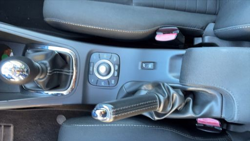 Renault Megane 1.2 TCe 115 - Limited – 2015 – 138627 km – Essence – Boîte Manuelle — photo 11
