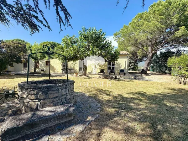 Maison de plain-pied 7 pièces 250 m²