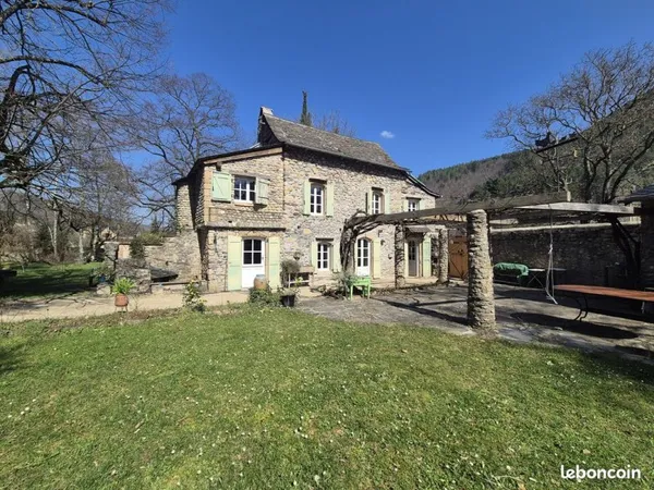 Propriété 9 pièces 150 m²