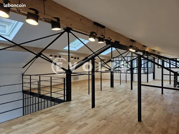 Bureaux 250 m²