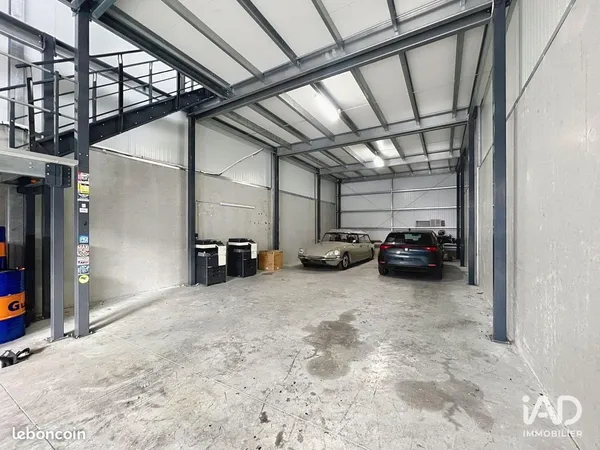 Local 255 m² BRIE-COMTE-ROBERT