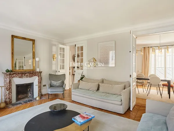 A VENDRE - Appartement - Paris - 75002 - Opéra - Palais Royal - 4 pièces - 2 chambres - 110 m²