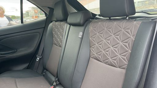 Toyota Yaris Cross 1.5 HSD 116 Hybrid 4WD E-CVT 92 - Collection – 2022 – 89403 km – Hybride essence – Boîte Robotisée — photo 39