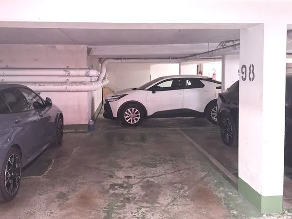 Parking proche du Rond-Point du Souvenir Français / Rue du Chateau