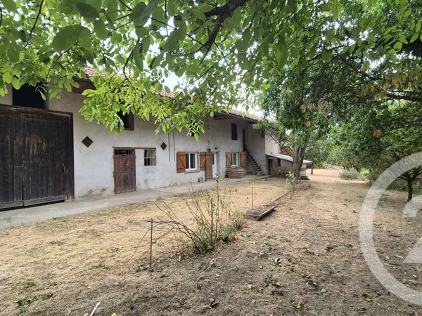 Maison 7 pièces 240 m²