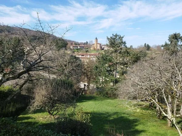 Terrain 703 m²
