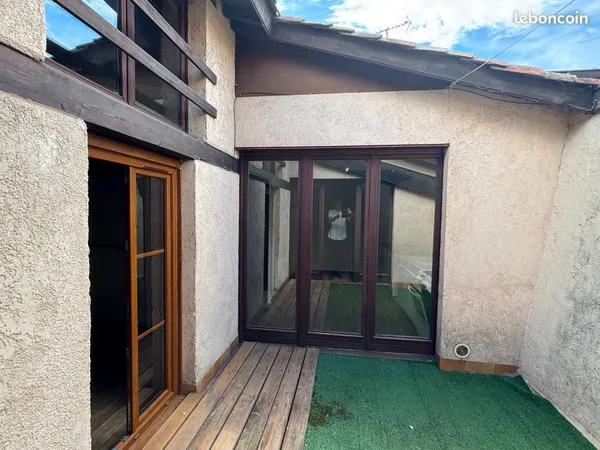Appartement T3 avec garage 65 m² + cave 45m2, centre ANSE 69480