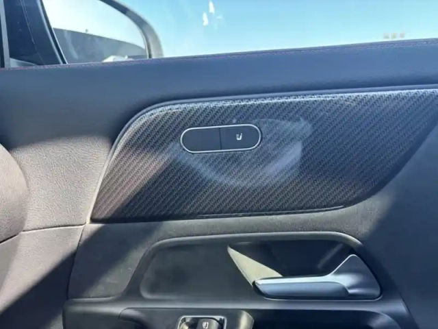 Mercedes Gla 250 e hybrid eq amg line — photo 17