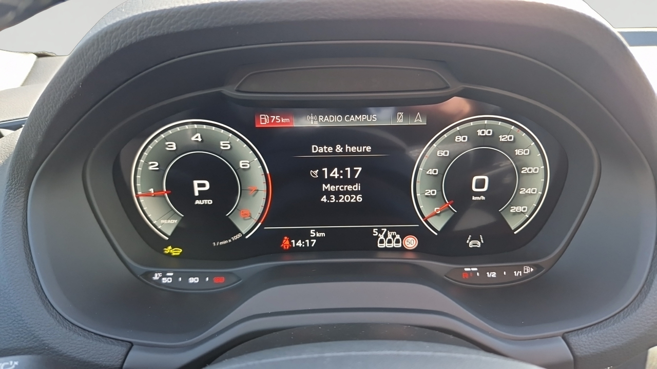 Audi Q2 35 TFSI 150 S tronic 7 — photo 10